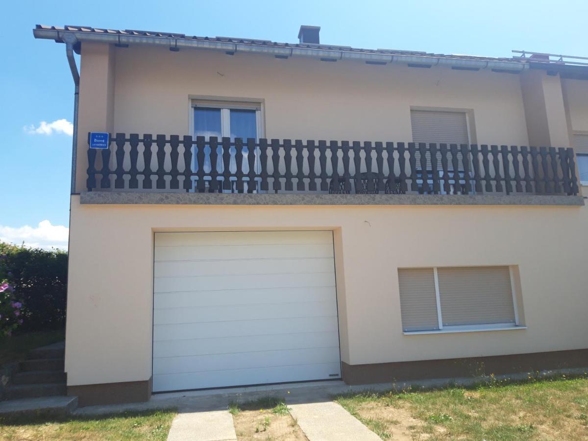 Apartamento Matea Gospić Exterior foto