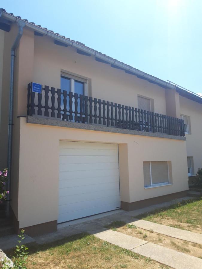 Apartamento Matea Gospić Exterior foto